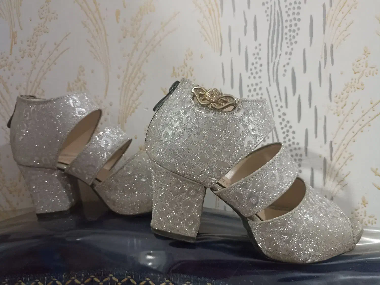 صندل مجلسی دخترانه|کفش و لباس بچه|شیراز, سلطان آباد|دیوار