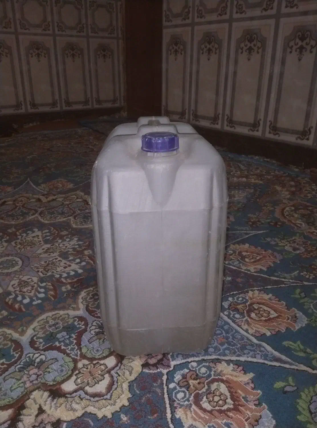 گالن ۲۰ لیتر سالم|ظروف نگهدارنده، پلاستیکی، یک‌بارمصرف|سراوان, |دیوار