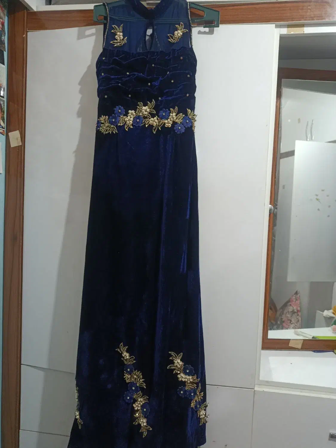 لباس مجلسی|لباس|مشهد, شیرحصار|دیوار