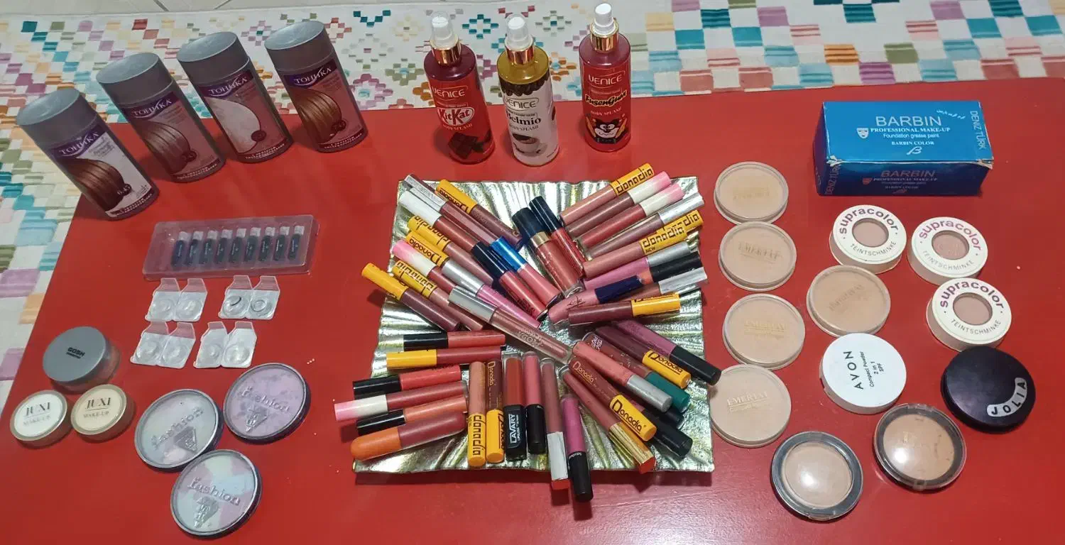 فروش فوری لوازم آرایش|آرایشی، بهداشتی، درمانی|تهران, بهداشت|دیوار