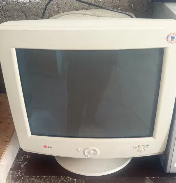 مانیتور|رایانه رومیزی|عطاملک, |دیوار