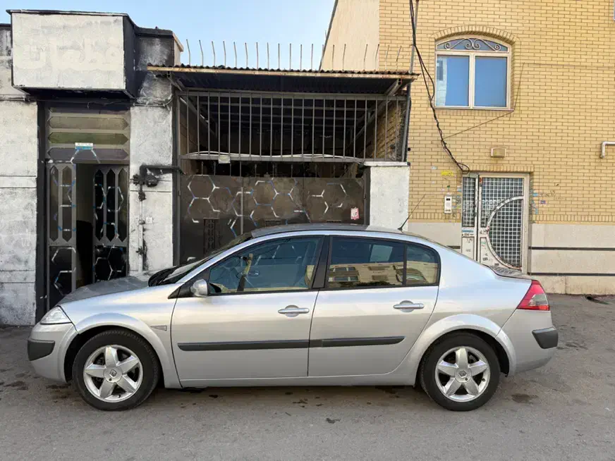 مگان ۲۰۰۰ اتومات فول آپشنE2|خودرو سواری و وانت|شیراز, سفیرشمالی|دیوار