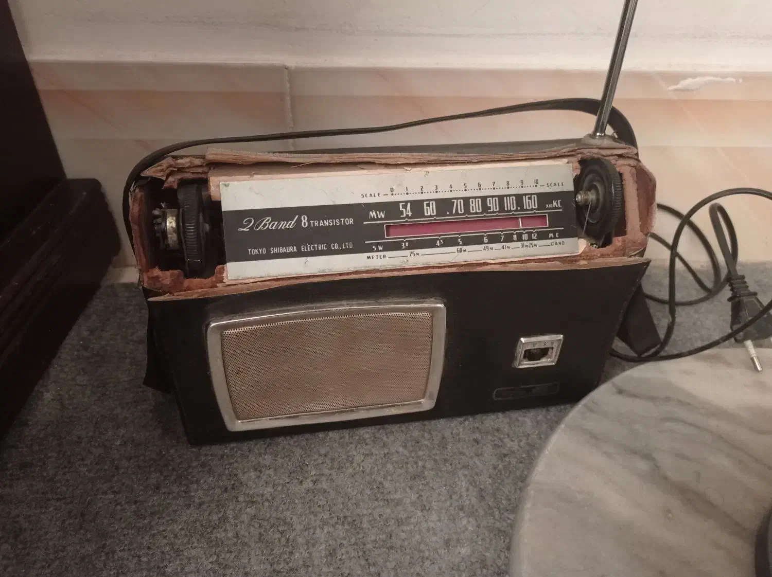 رادیو قدیمی|کلکسیون اشیاء عتیقه|بروجرد, |دیوار