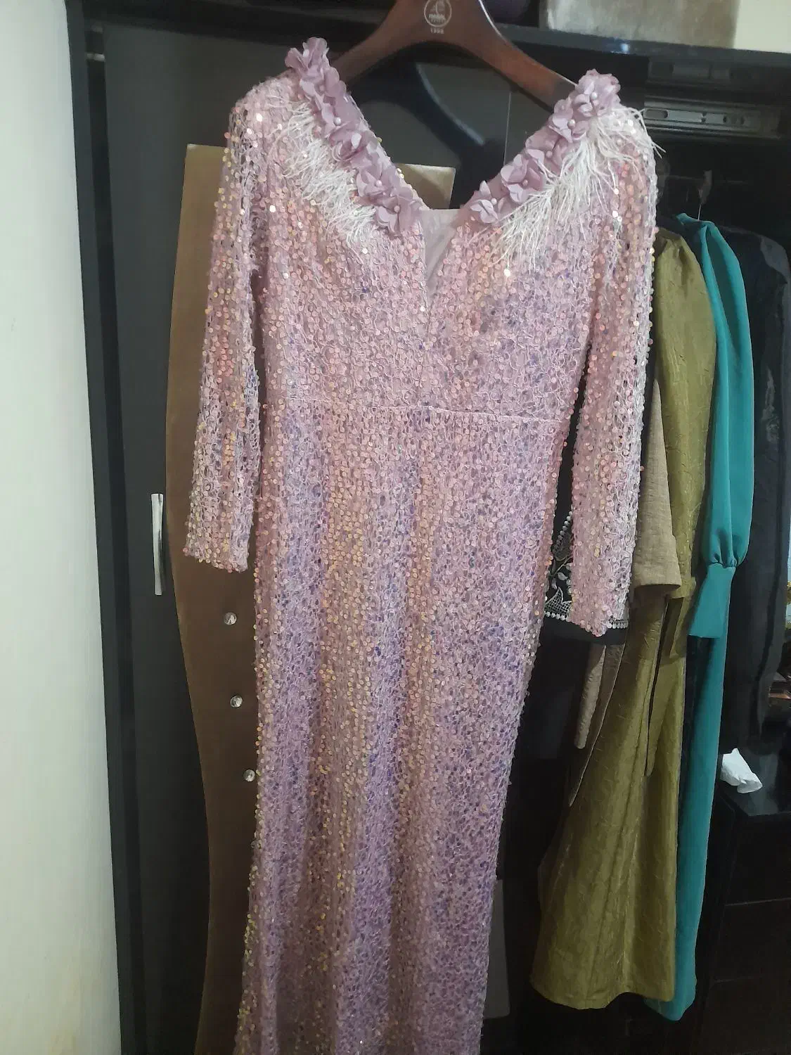 لباس مجلسی|لباس|چهاردانگه (تهران), |دیوار