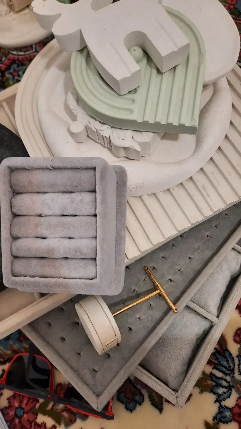 تعدادی بدلیجات و استند بدلیجات|بدلیجات|کرمان, |دیوار