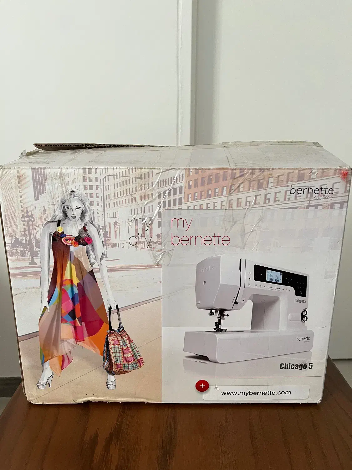 چرخ خیاطی آکبند و نو Bernette|چرخ خیاطی و ریسندگی|تهران, قلهک|دیوار