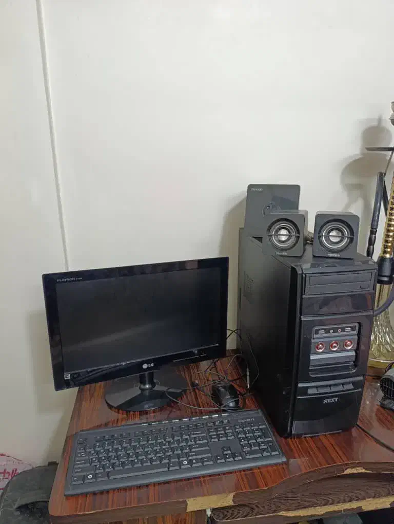 کامپیوتر|رایانه رومیزی|پردیس, فاز ۴|دیوار