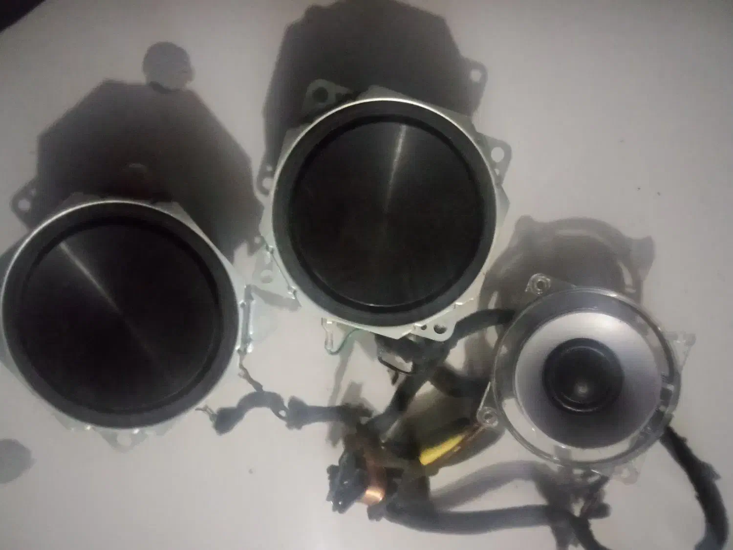 3عددبلندگوی کوچک.|سیستم صوتی خانگی|قم, سراجه (۱۵ خرداد)|دیوار