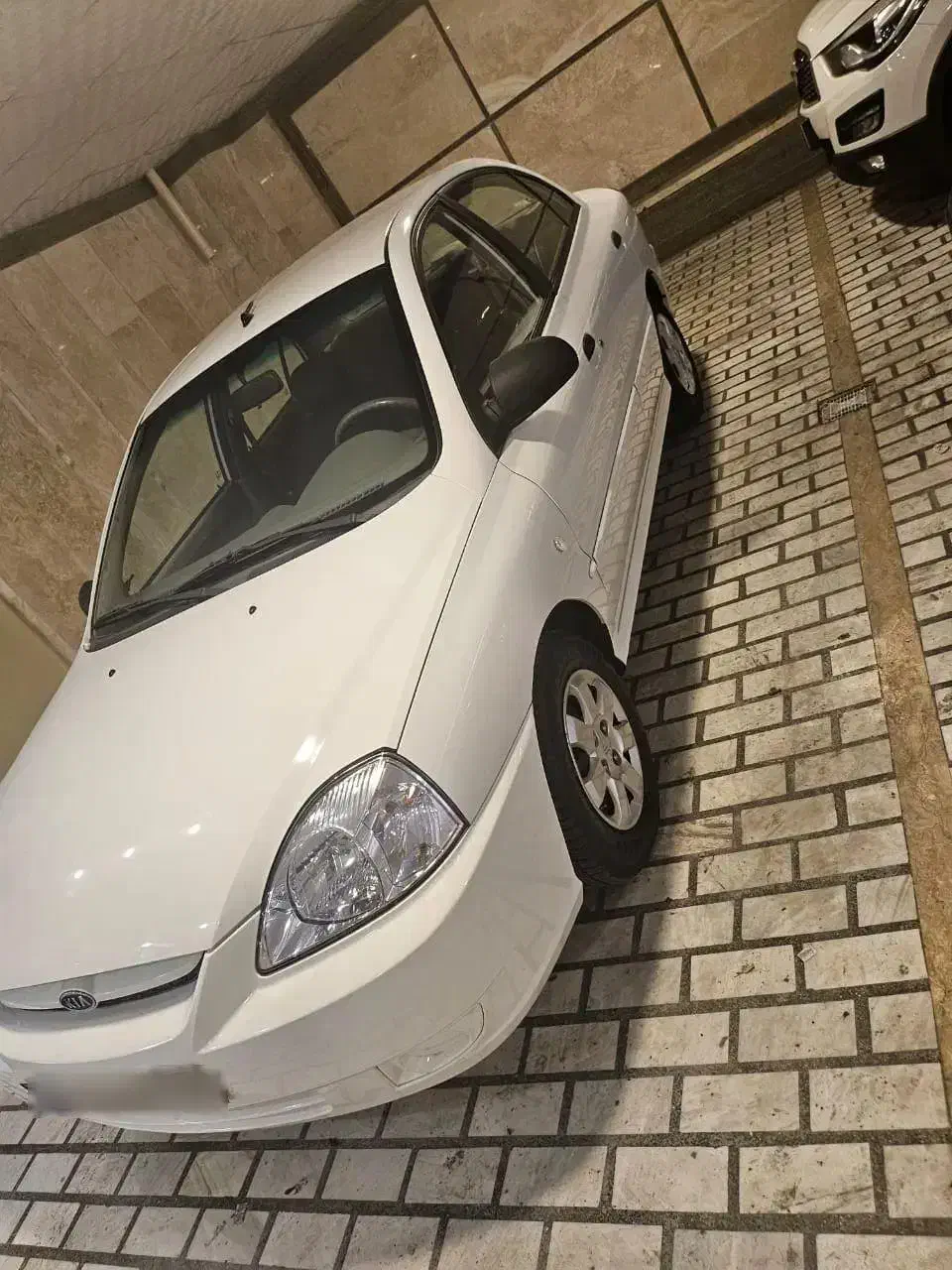 ریو زیر خاکی|خودرو سواری و وانت|رشت, منظریه|دیوار