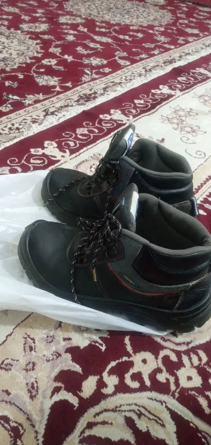 نیمبوت ایمنی (معاوضه)سایز۴۲|کیف، کفش، کمربند|کرمانشاه, |دیوار