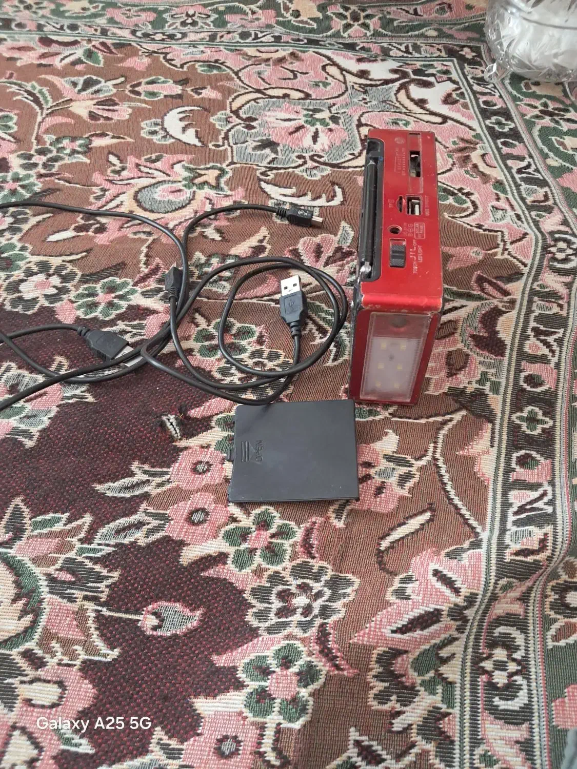 رادیو فلش خور فقط باطری قلمی برزگ می خواهید|پخش‌کننده همراه|تبریز, |دیوار