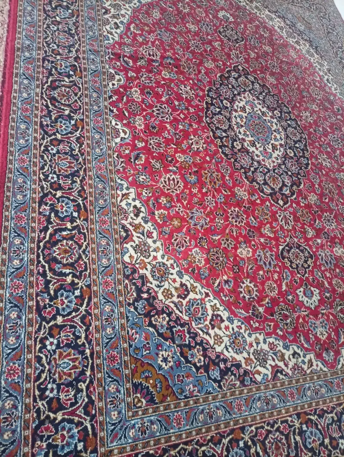 4عدد فرش|فرش|شاهین دژ, |دیوار