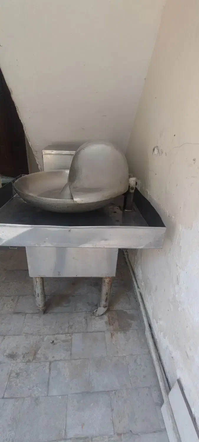 سبزی خرد کنی صنعتی دهنه ۶۰ بسیار تمیز کم کار کرد|خردکن، آسیاب، غذاساز|ملارد, |دیوار