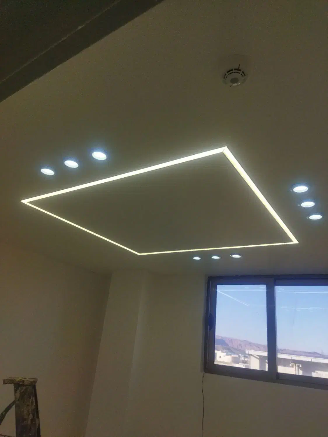 برقکاری(هالوژن-نورمخفی-لاین نوری)|خدمات پیشه و مهارت|مرند, |دیوار