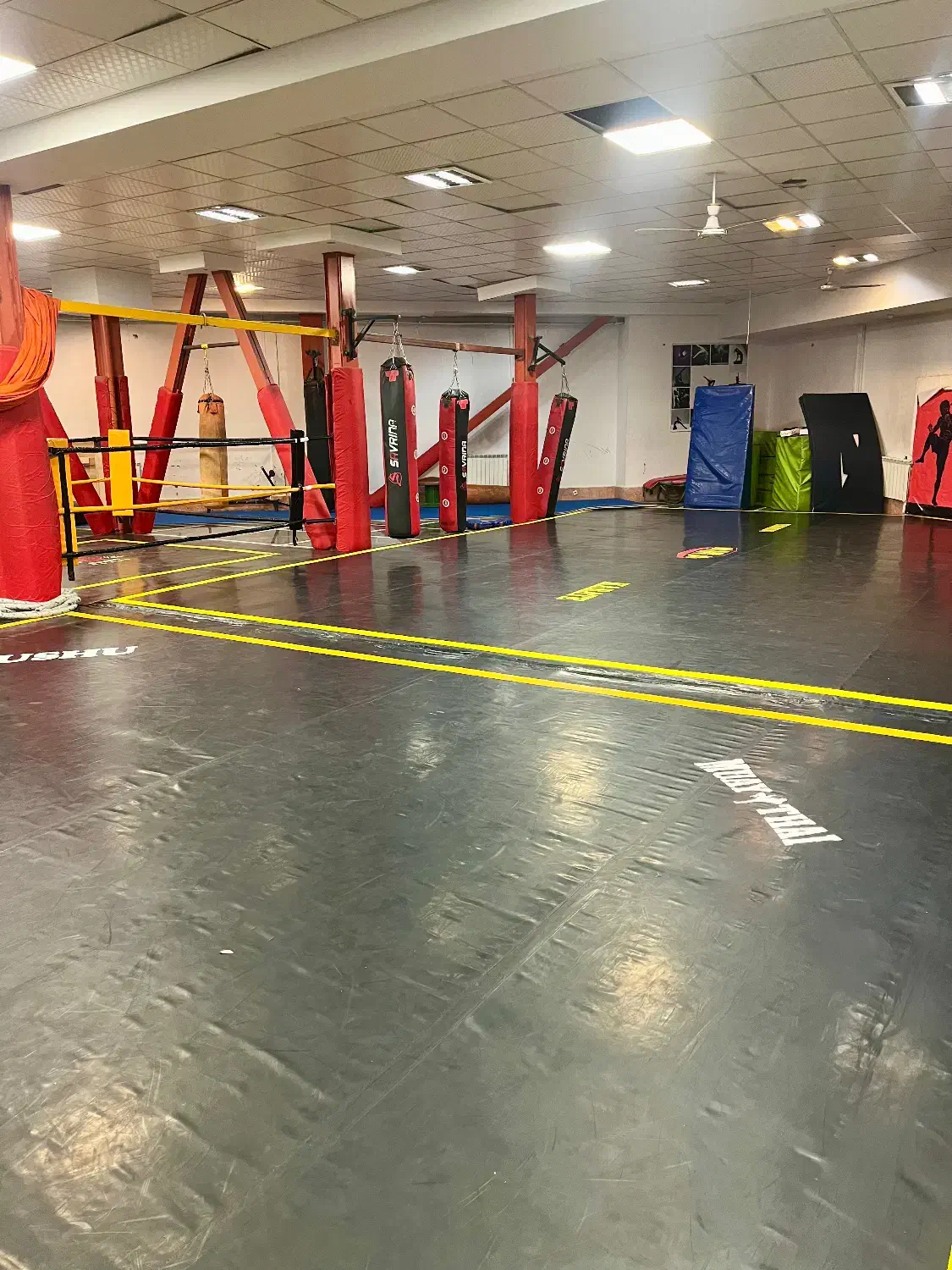 اجاره سانس|اجارهٔ کوتاه‌مدت دفتر کار و فضای آموزشی|تهران, درختی|دیوار