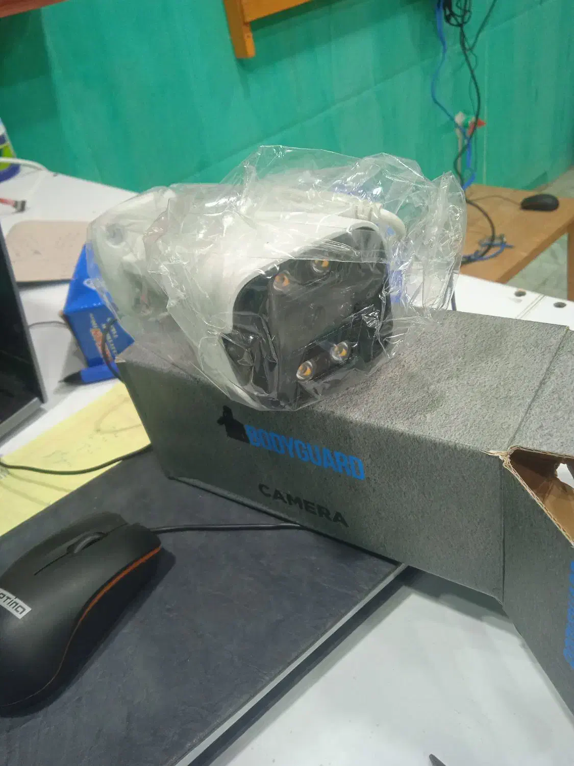 دوربین با تخفیف ویژه به علت تغییر شغل|دوربین مداربسته|میبد, |دیوار