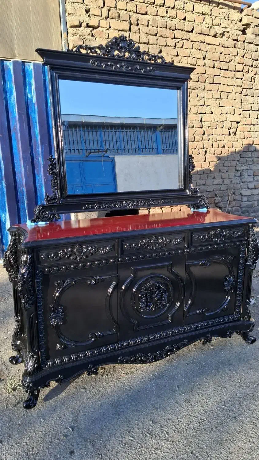 به یک نفرشاگرد ساده در رنگ کاری مبل نیازمندی .|استخدام صنعتی، فنی، مهندسی|تبریز, |دیوار
