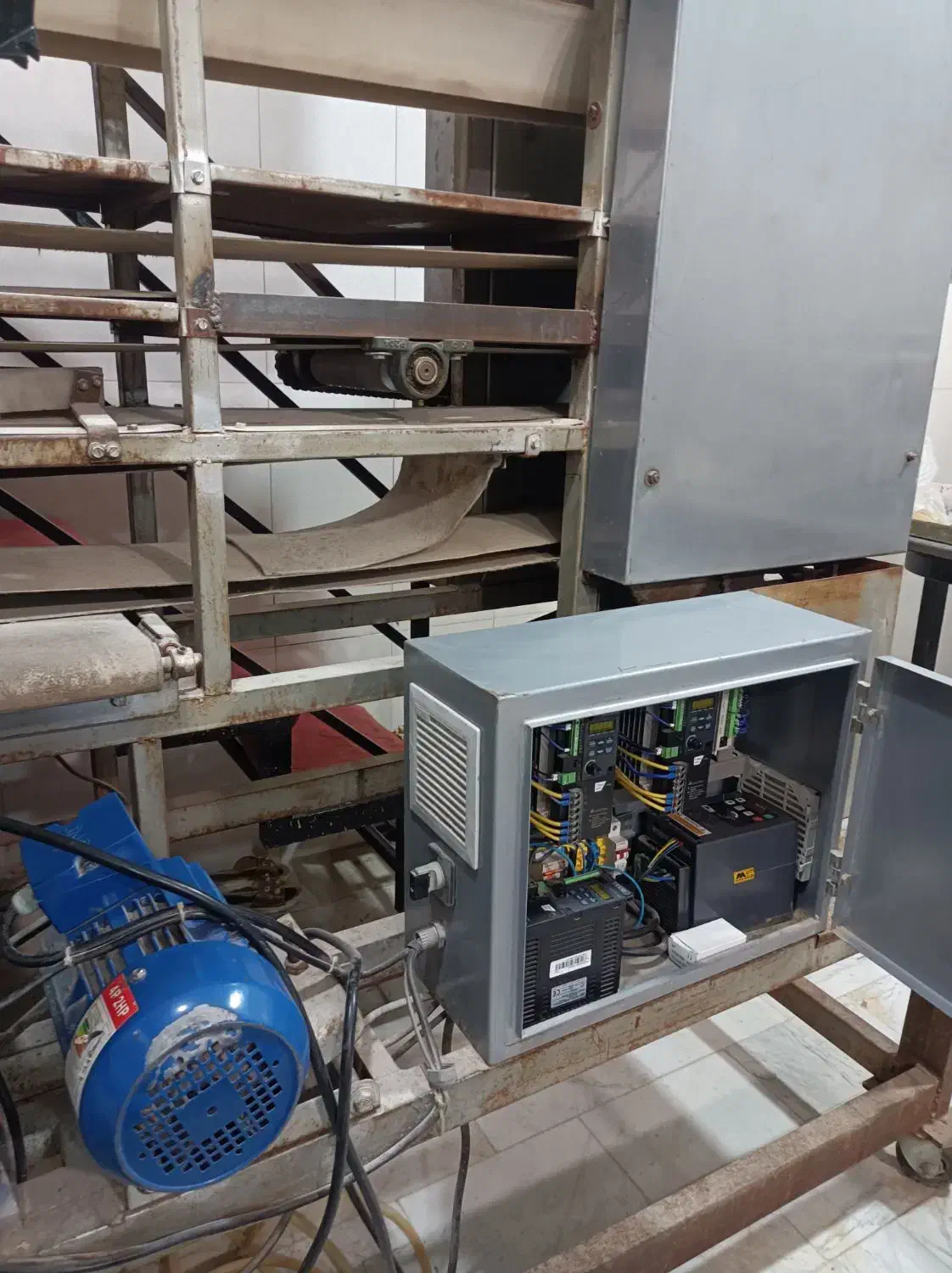 دستگاه نیمه اتوماتیک نانوایی|ماشین‌آلات صنعتی|قنوات, |دیوار