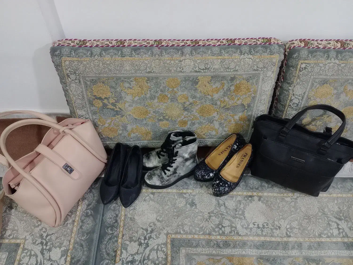 تعدادی کیف وکفش|کیف، کفش، کمربند|سنندج, |دیوار