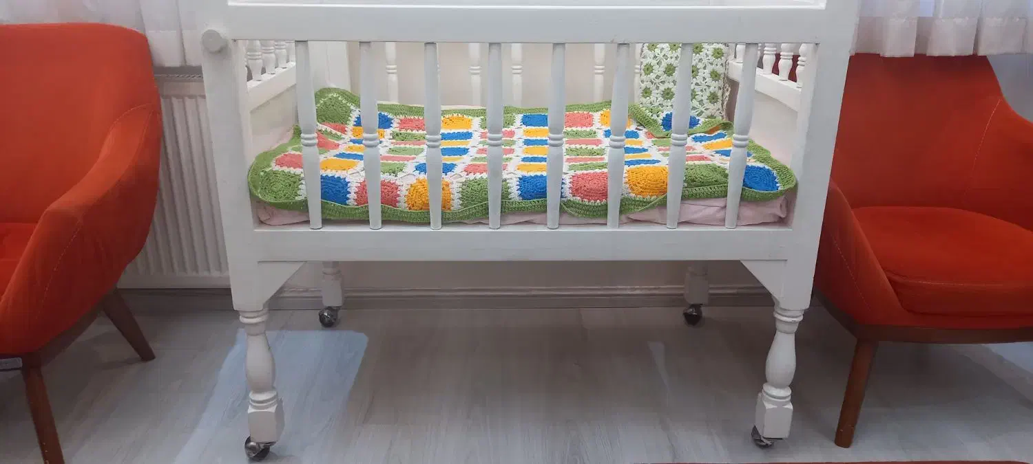 تخت چوبی دست ساز کودک|تخت و صندلی بچه|تهران, جنت‌آباد مرکزی|دیوار