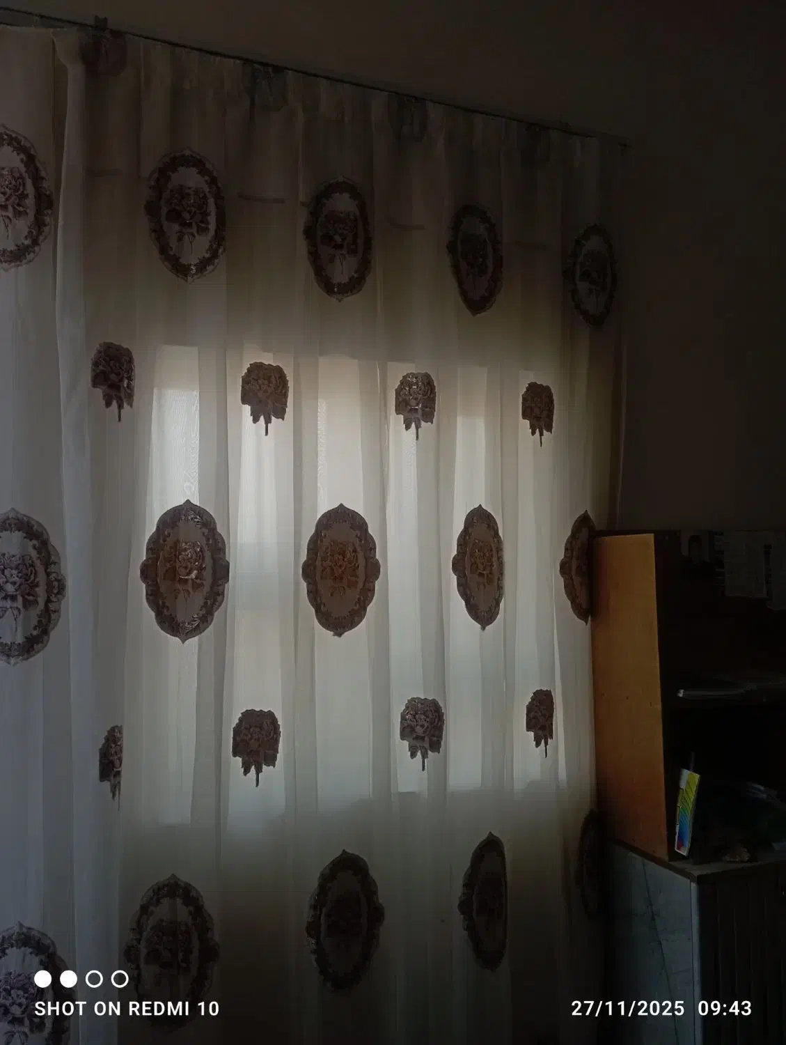 پرده پلیسه|پرده، رانر، رومیزی|زهک, |دیوار