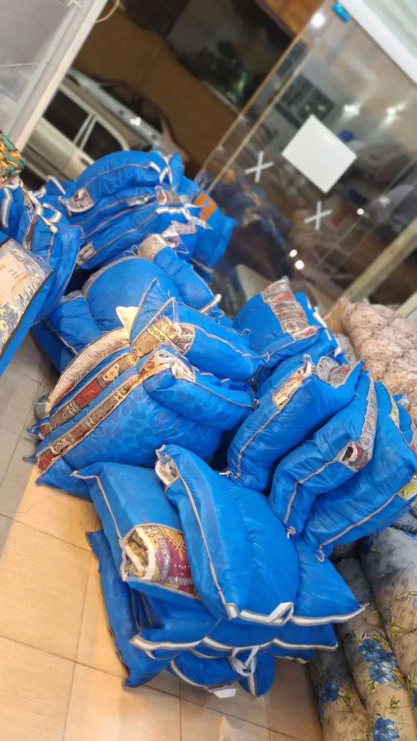 تشک مهمان.مسافرتی( ۲ کیلویی)|رختخواب، بالش، پتو|یزد, |دیوار