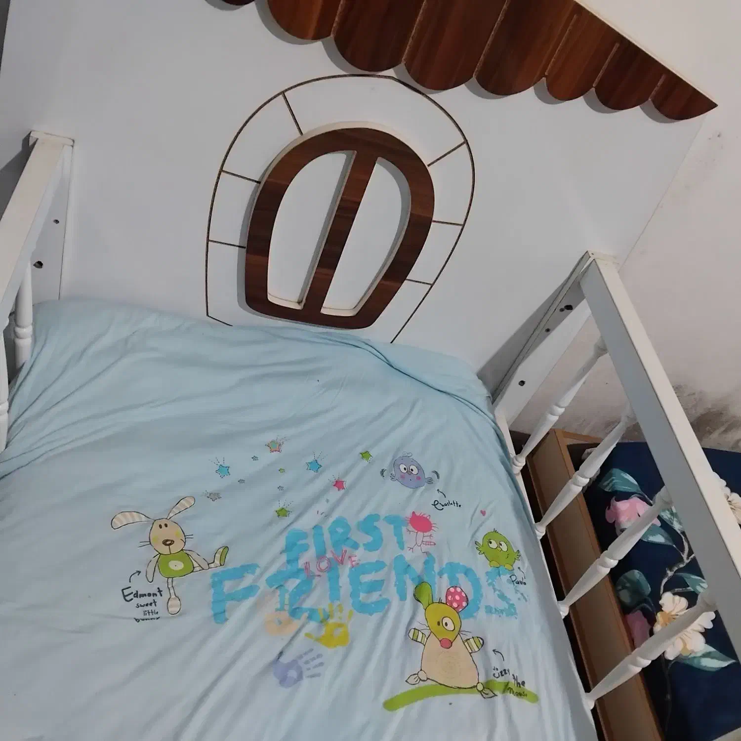 تخت خواب کودک با تشک طبی و روتختی ترک|تخت و صندلی بچه|آمل, |دیوار