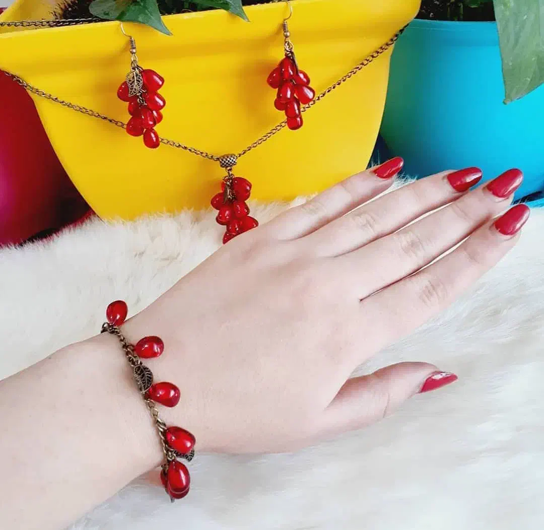 انواع گردنبدودستبدوگوشواره انار|بدلیجات|تهران, شاهین|دیوار