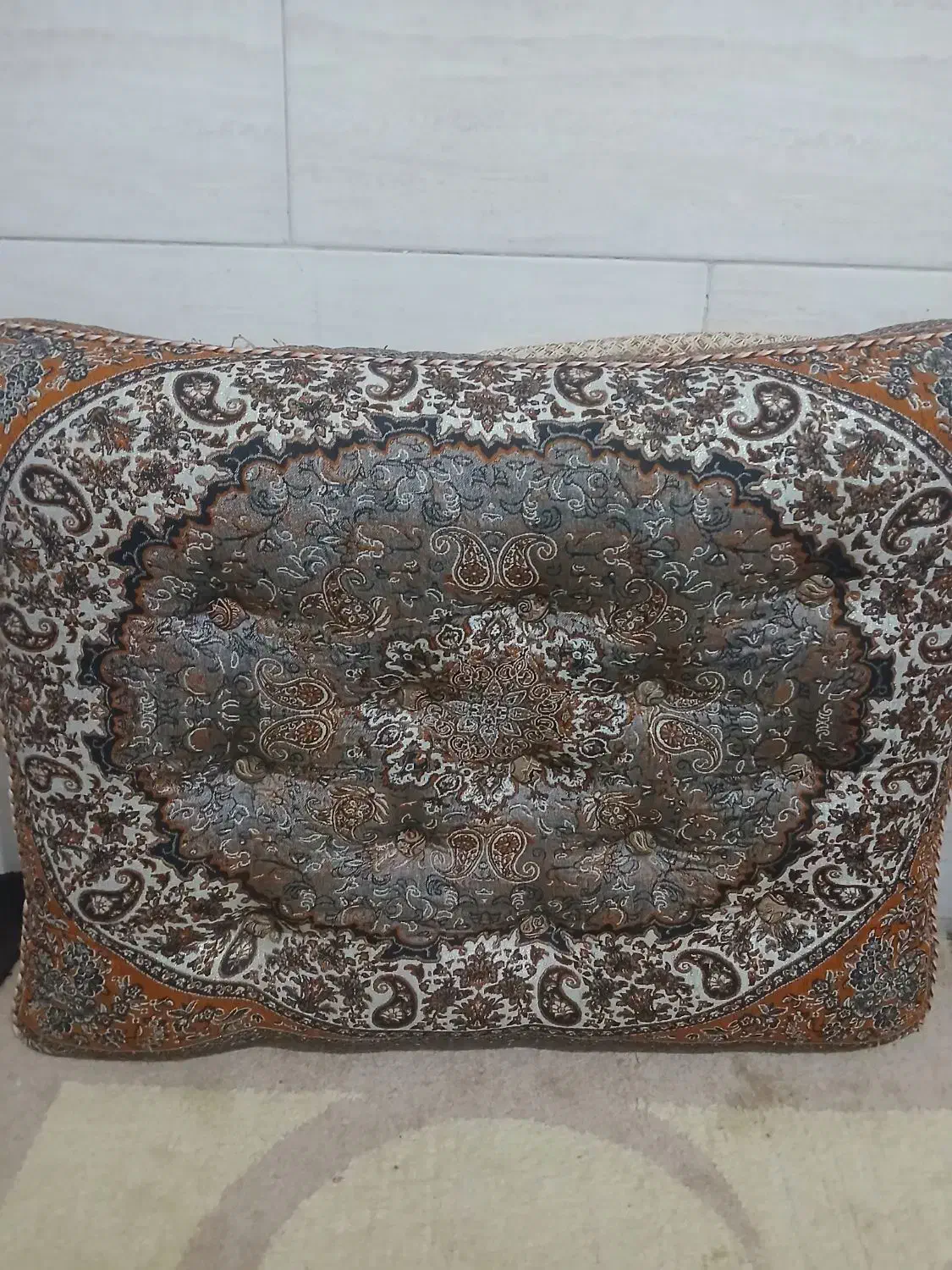 پشتی|پشتی|مهریز, |دیوار