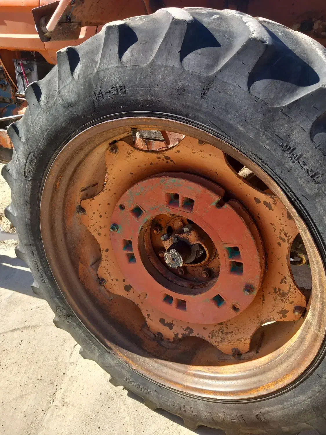 تراکتور رومانی مدل ۶۴|خودرو سنگین|بوکان, |دیوار