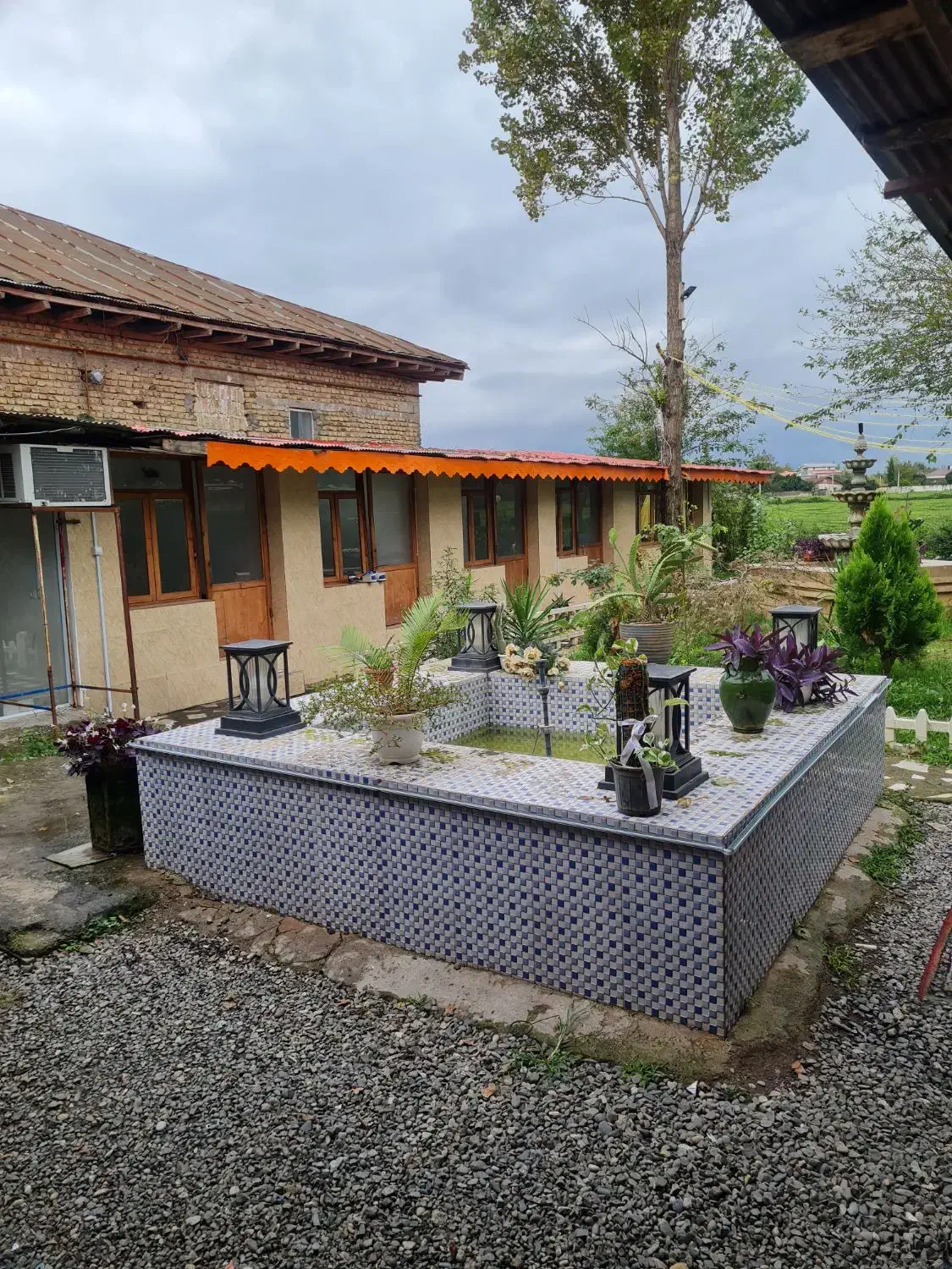 استخدام نیروی خانم و آقا در رستوران بنیامین|استخدام خدمات فروشگاه و رستوران|صومعهسرا, |دیوار