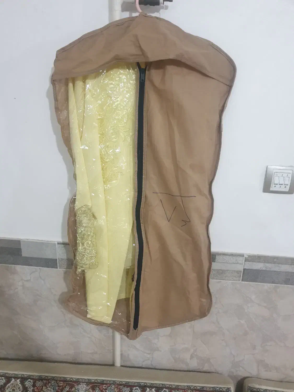 کت شلوار لیمویی|لباس|هرسین, |دیوار