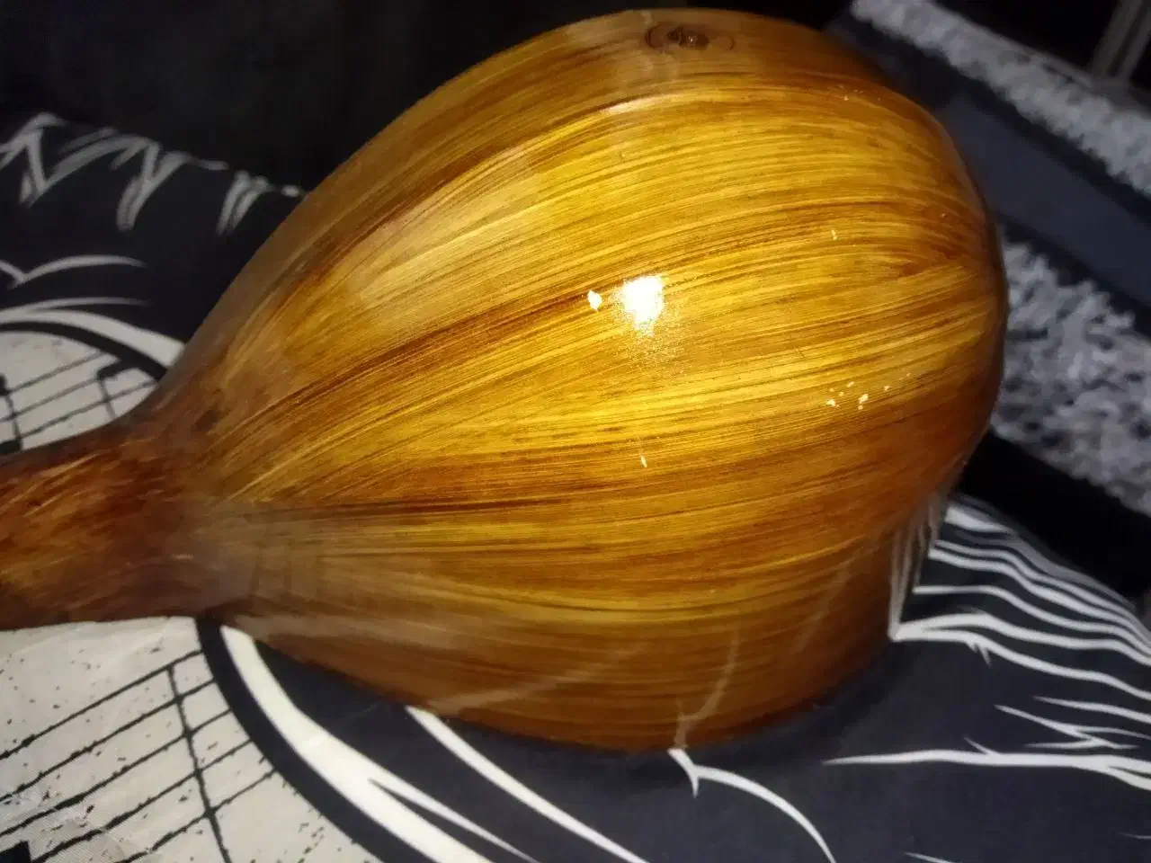 سه تار|سازهای سنتی|لاهیجان, لیالستان|دیوار