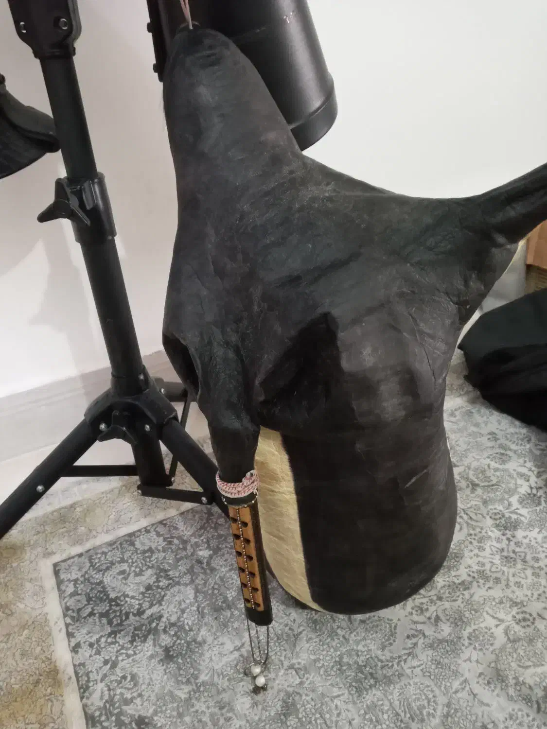 فروش نی انبان با دسته و یک دسته کوچک|سازهای بادی|دیلم, |دیوار