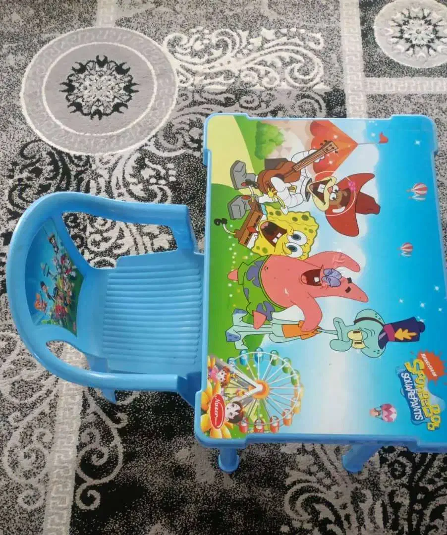 میز و صندلی|تخت و صندلی بچه|کیش, |دیوار