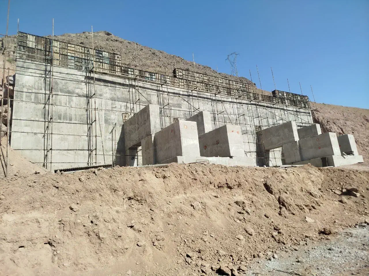 آرماتور بند و قالب بند ساختمان|خدمات پیشه و مهارت|رستمآباد, |دیوار