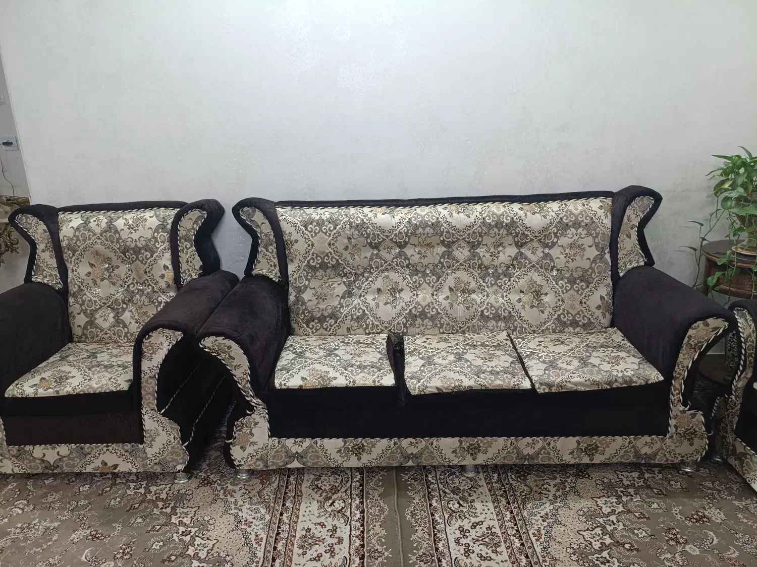 مبل راحتی ۹ نفره|مبلمان خانگی و میز عسلی|قم, هنرستان|دیوار
