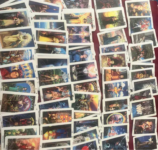 کارت تاروت و شمع به همراه جزوه|کلکسیون و سرگرمی|اصفهان, آبشار|دیوار