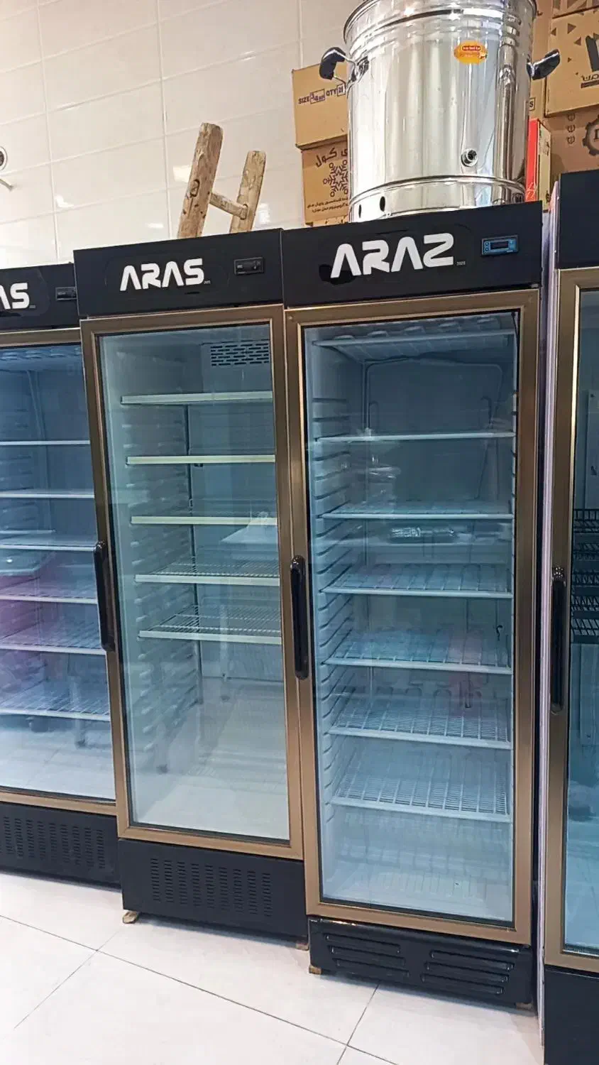 یخچال کینو مشکی|فروشگاه و مغازه|قم, شهرک امام حسین|دیوار