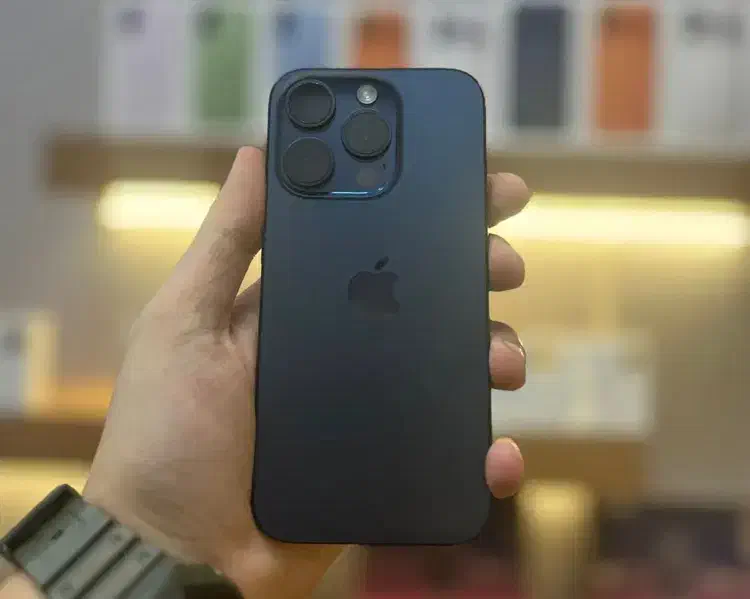 iPhone 15 pro|موبایل|بروجرد, |دیوار