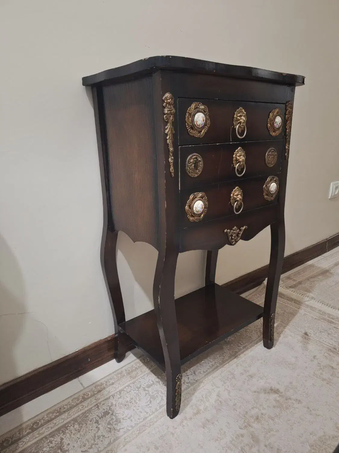 میز تلفن|میز تلفن|چهارباغ, |دیوار