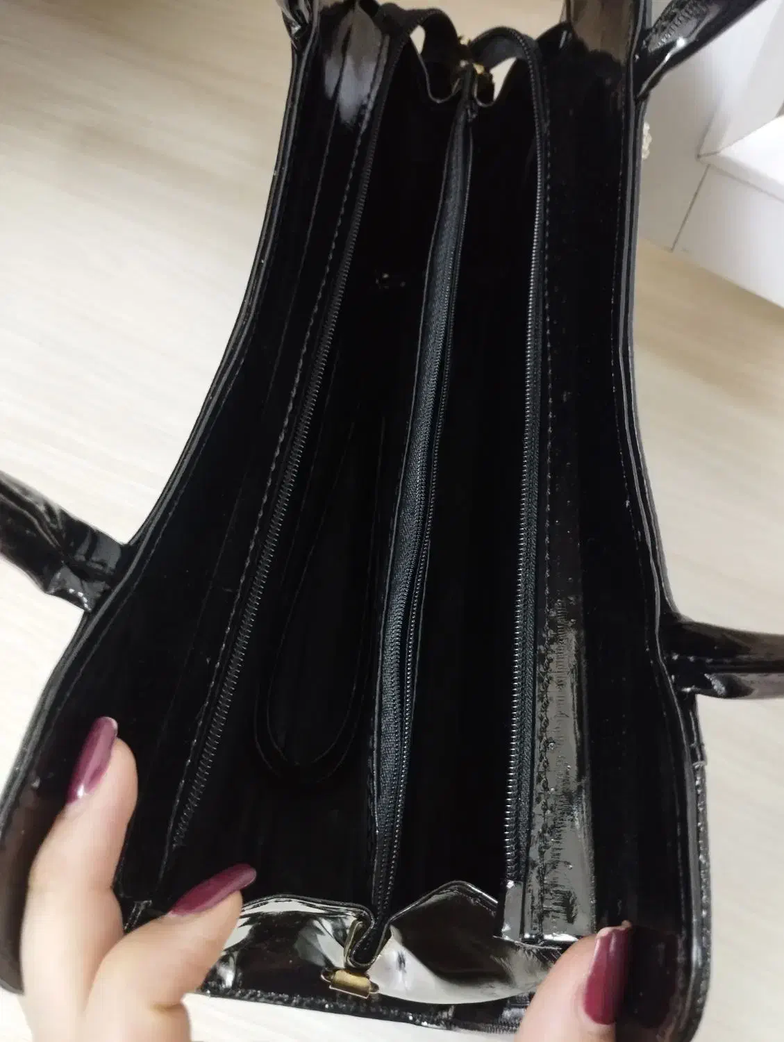 کیف مجلسی|کیف، کفش، کمربند|تبریز, |دیوار