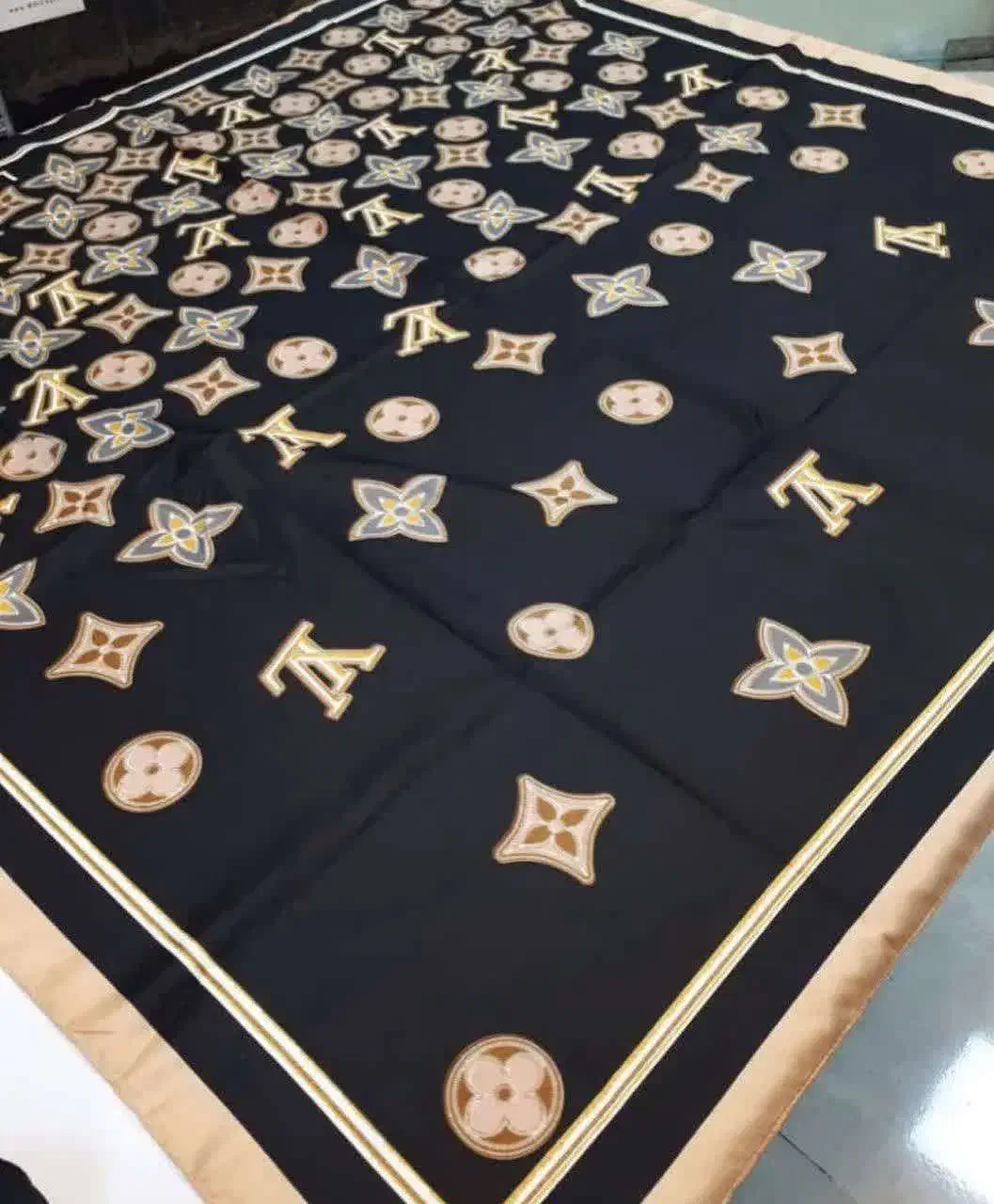 روسری|لباس|قم, یزدان‌شهر|دیوار