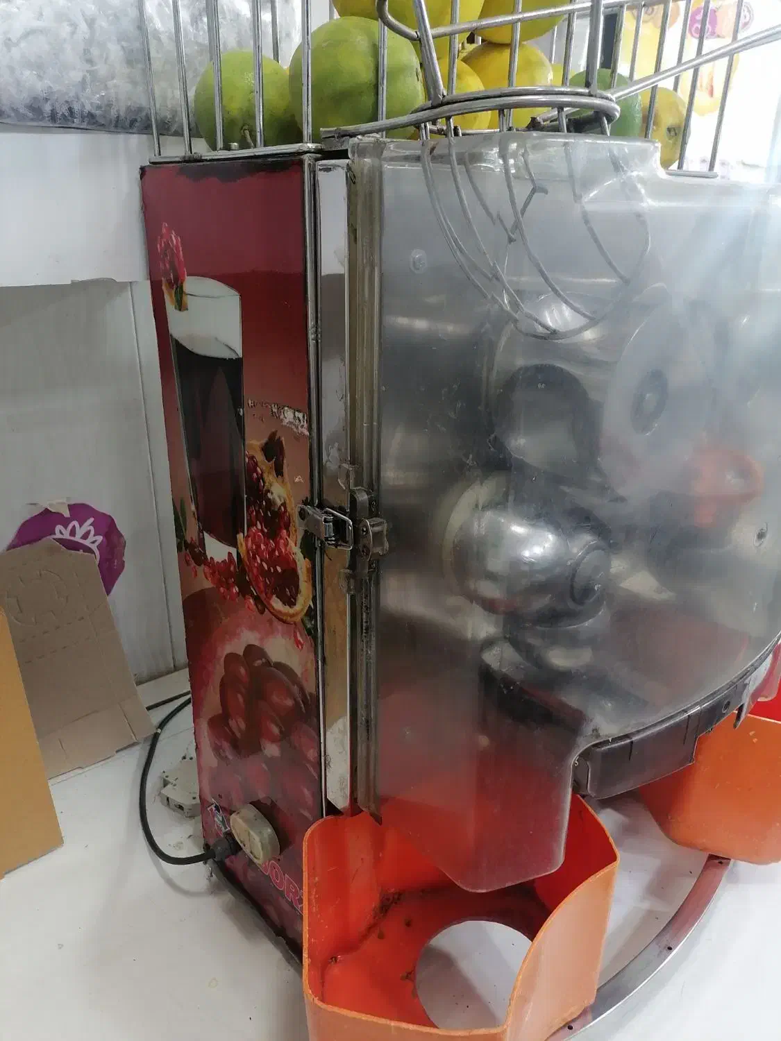 دستگاه سلامت در حال کار می باشد|آبمیوهگیر و آبمرکباتگیر|فردیس, ثابتی|دیوار