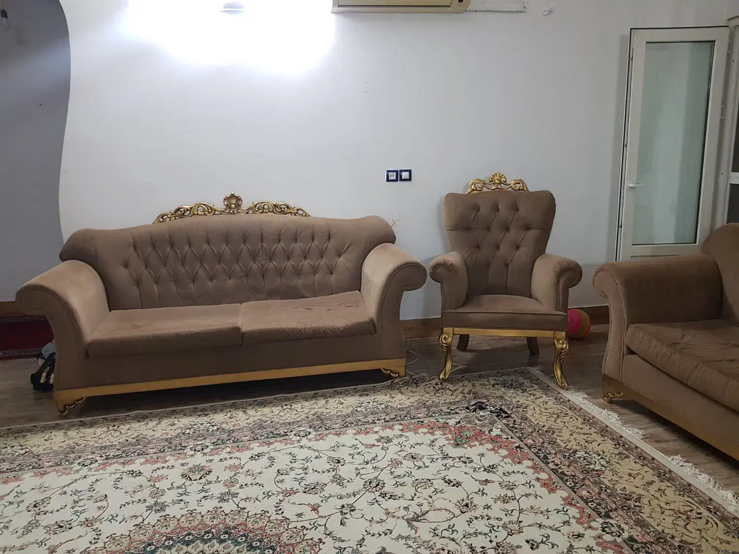 یک دست مبل هفت نفره|مبلمان خانگی و میز عسلی|شیروان (خراسان), |دیوار
