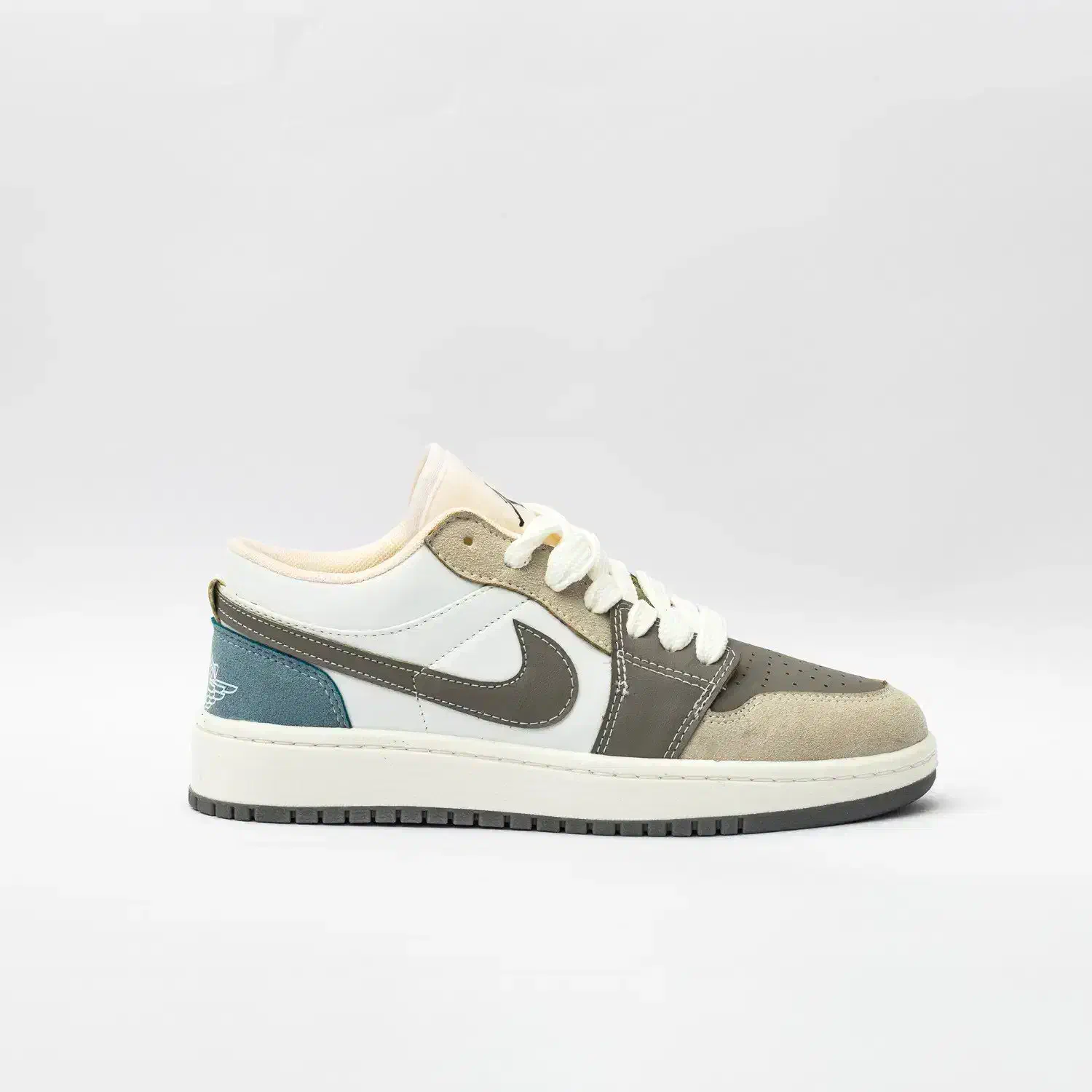 تولید و پخش عمده کفش و کتونی و بوت پرداخت با چک|کیف، کفش، کمربند|تهران, بازار|دیوار