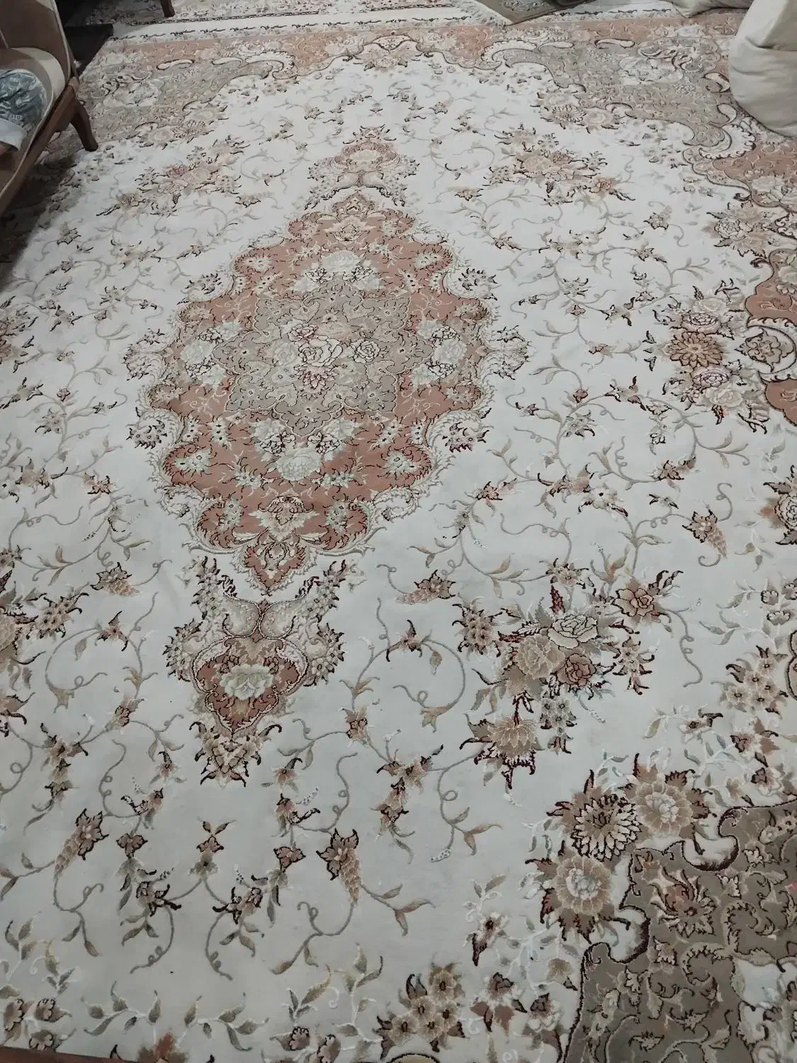 فرش ۱۲ متری روشن گل برجسته|فرش|بابلسر, |دیوار