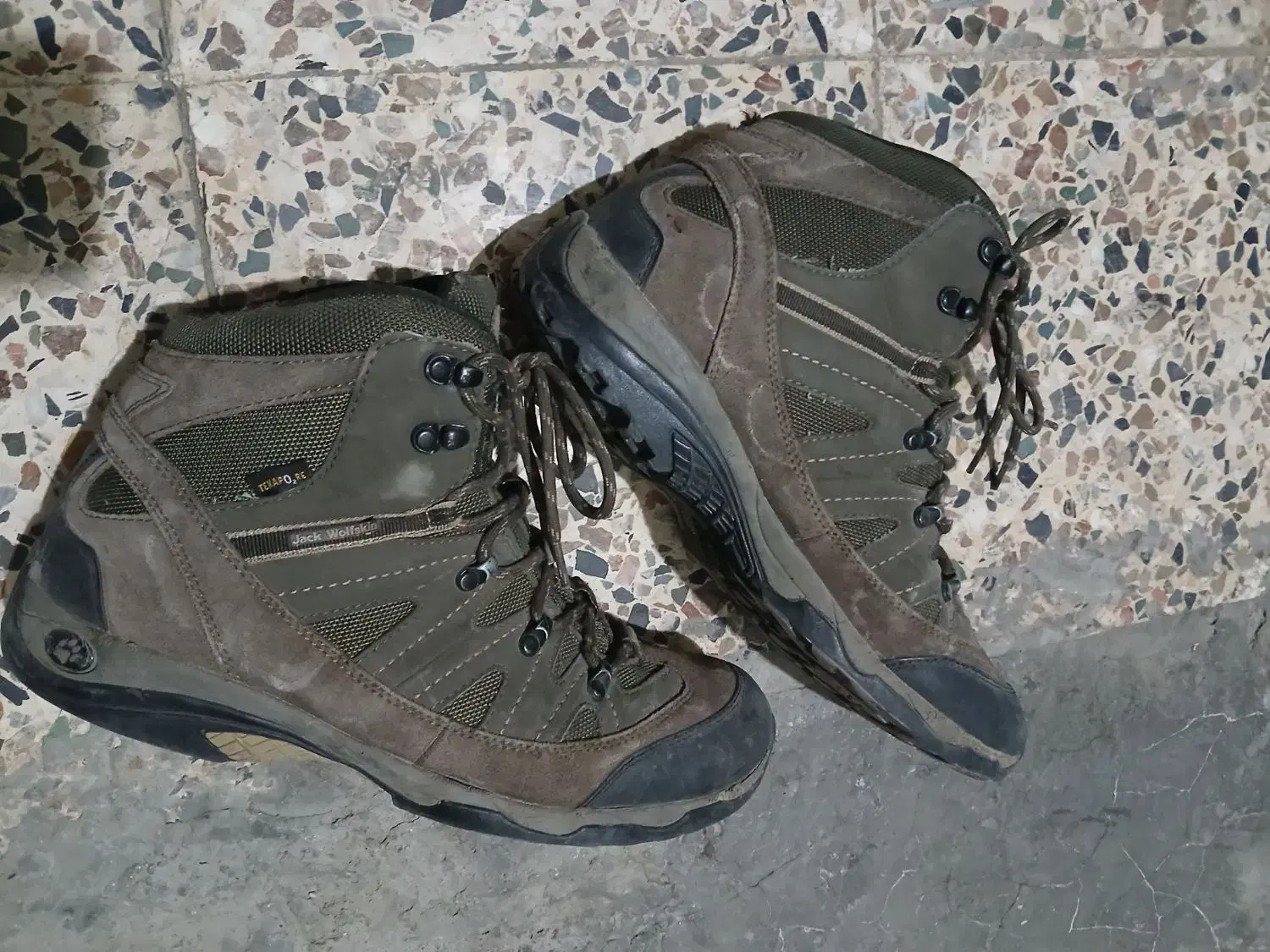 کفش کوهنوردی|کیف، کفش، کمربند|شاهدشهر, |دیوار