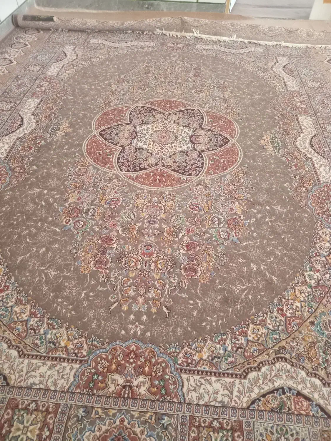 فرش کارکرده|فرش|خانمیرزا, |دیوار