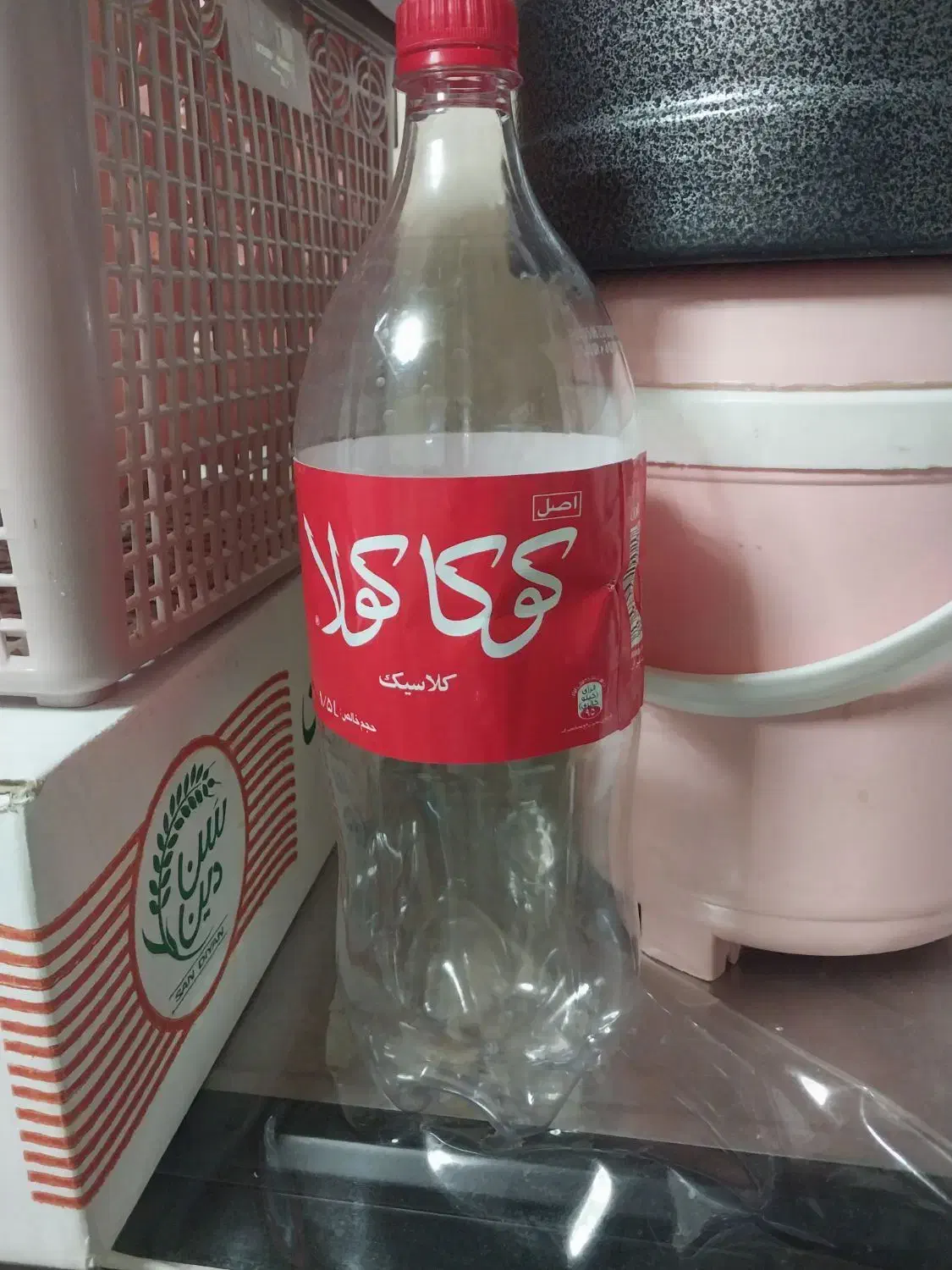 تعداد زیادی بطری نوشابه ۱/۵لیتری تروتمیز|ظروف نگهدارنده، پلاستیکی، یکبارمصرف|زنجان, |دیوار